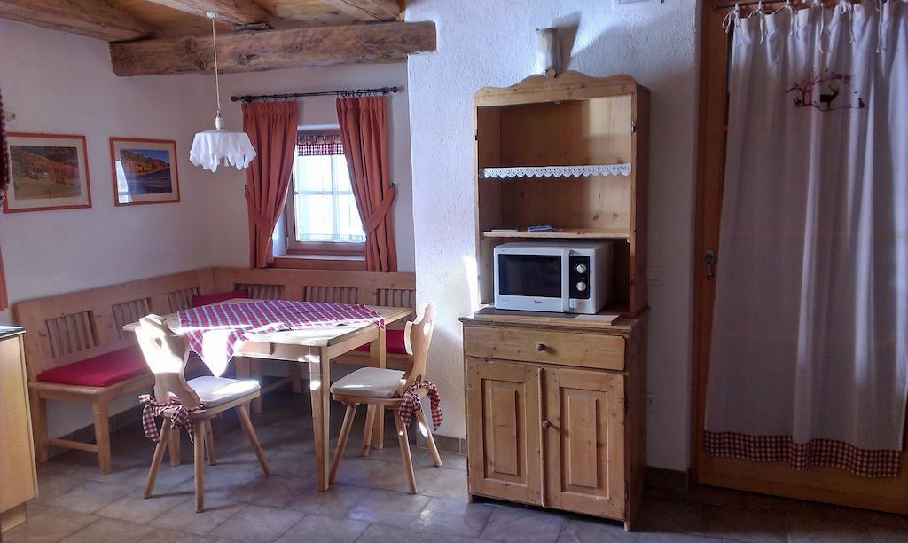 Maso Franceschella Bed & Breakfast Carano  Phòng bức ảnh